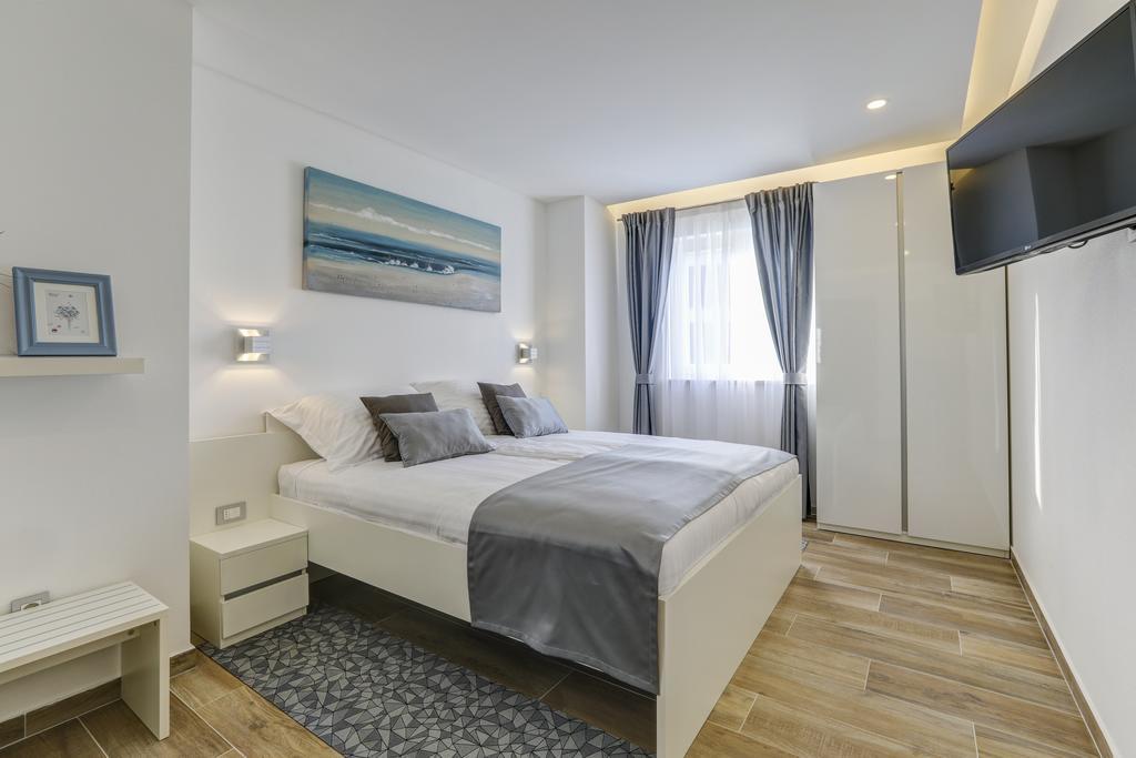 פרמנטורה Viras Luxury Holiday מראה חיצוני תמונה